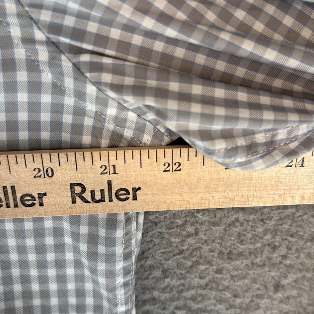Faherty Gray & White Checkered Button Down Long S… - image 6